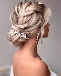 Kasia Fortuna On Instagram Here Is An Easy To Create Textured Updo One Of My Go To Styles For Bridesmaids I Created It During Recent Bridal Hairstyling Boo I 2020