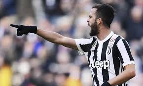 In the first half, juventus controlled great possessions and after a sloppy beginning to the match they opened the scoreline when sandro scored a goal off a corner. Juve Sassuolo 7 0 Pagelle Higuain Cannibale Pjanic Inventa Ilbianconero Com