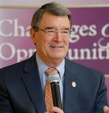 Williams named guest speaker at fall commencement Watching the line