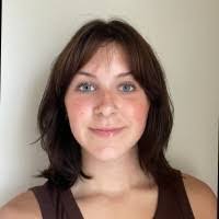 Alexis Thom's Instagram, Twitter & Facebook