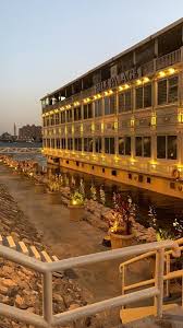 القاهرة مع أبو لين Na Twitteru أين تذهب في القاهرة مركب القصر أفضل المراكب الثابتة في الوقت الحالي مطعم وكافية ذا روف في السطح مميز خدمة ونظافة وانصح فيه الموقع أمام