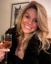 2025, let's make it unforgettable ✌️✨