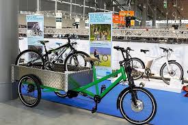 Fahrrad Transportiert Fahrrad Das Musketier Ist Perfekt Fur Den Transport Seiner Artgenossen Musketiere Fahrradgestell Lastenfahrrad
