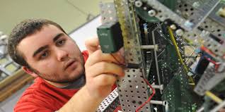 Southeastern students build skills and robots