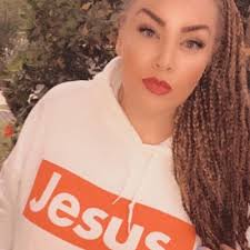 Reyna Day's Instagram, Twitter & Facebook