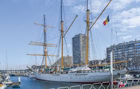 Villafranca marittima) ist eine französische gemeinde mit 5.064 einwohnern (stand 1. Hausboot Nieuwpoort Belgien Bva331 Dansommer