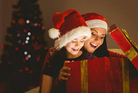 E infatti questo natale perché non condividi con parenti e amici (la famiglia che in effetti ti scegli al mondo) queste belle citazioni, frasi e . Natale In Famiglia Che Stress Il Significato Di Un Rito