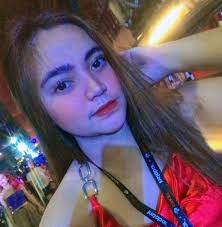 Ang mga lalake dapat niyayakap kapag nagtatampo hindi yung sinasabayan niyo  din! 😕😒