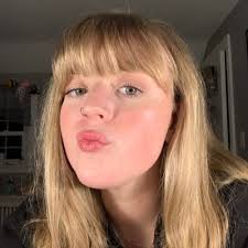 Megan Diver (@DiverMegan)