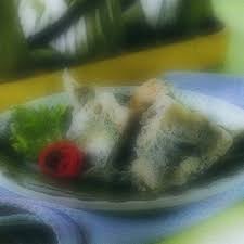 Campur tahu, santan, daun kemangi, kaldu bubuk, gula, garam ke dalam bumbu di atas, aduk rata; Botok Telur Asin