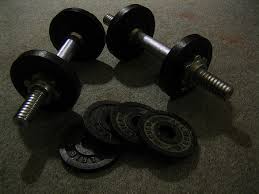 A veces es más conveniente hacer ejercicio en casa en vez de ir a un gimnasio lleno de gente sudorosa. Pautas Para Ponernos En Forma Sin Pasar Por El Gimnasio