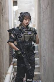 pin by renata campos on 女性时尚 military girl army girl military women