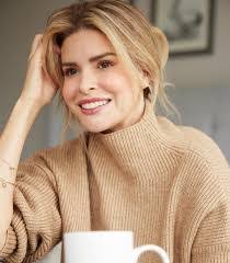 Diana Guess's Instagram, Twitter & Facebook