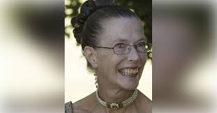 Linda Lippert's Instagram, Twitter & Facebook