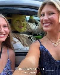 We can still make the whole place shimmer 🌙🪩💙🌟From the Red Tour to the  Eras Tour! Last night was pure magic with my best friend!!!