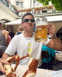 Taylor Hoyer (@taaylorhoyer)