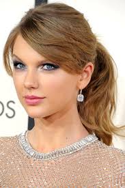 Want to get perfect homemade curls? Taylor Swift Hairstyles Taylor Swift S Curly Straight Short Long Hair