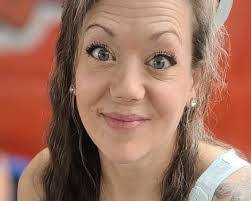 Jennifer Collum's Instagram, Twitter & Facebook