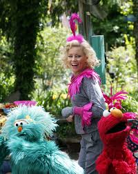 Sooner or later, elizabeth banks moved back to california. Elizabeth Banks Films A Scene With The Muppets 05 Gotceleb