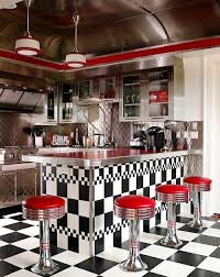 Retro style often comes down to a personal choice. Retro Kuche Einrichten 50 Ideen Fur Einen Gelungenen Sprung Zu Den 50 Ern Wohnideen Und Dekoration Retro Kuche Eklektische Kuche Kuche Retro