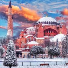 Musim gugur (autumn) adalah waktu yang sangat tepat untuk liburan ke turki. 9 Potret Indahnya Hagia Sophia Turki Saat Musim Dingin