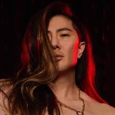 Christina Chadwick's Instagram, Twitter & Facebook