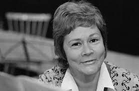 Geraldine Knott's Instagram, Twitter & Facebook