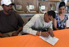 He played college basketball for the georgetown hoyas and was selected with the third overall pick in the 2013 nba draft by the washington wizards.he was considered one of the top college basketball players before entering the nba. High School Sports Scott County Central Standout Otto Porter Signs With Georgetown 4 19 11 Southeast Missourian Newspaper Cape Girardeau Mo