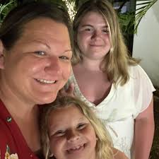 Can anyone suggest where to buy live minnows for fishing?