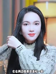 【Cedcer 负离子玉米烫华尔夫夹板 香槟金💛】, 🇲🇾马来西亚三角插头🔌 而且还保家6个月🛡️, 一支只需RM 59‼️, ✅  6770+？, 爱做发型的宝贝是不是每次烫发卷发很伤头发呢❓到最后做出来的头发造型是很毛躁的😶‍🌫️,  想尝试玉米烫又担心不适合的姐妹那就必须下单这款玉米烫夹板啦❤️, “Cedcer ...