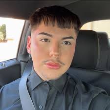 Chocolate dipped banana rolled in sprinkles 😍🍌 #banana #bananas  #sprinkles #chocolate