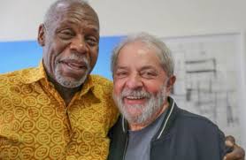 "Precisamos garantir a vitória de Haddad", diz ator americano Danny Glover 