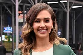 Jessica alba arrives at the 2019 instyle awards at the getty center on october 21, 2019 in los angeles, california. Jessica Alba Wears Money Green Suit For Honest Co S Trading Debut Bvf News
