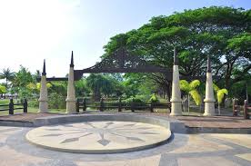Taman ni mempun yai empat buah tasi k buatan, sebuah lagun d an pantai. 25 Best Things To Do In Langkawi Malaysia The Crazy Tourist