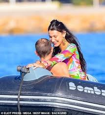 Bella hadid kisses rumored boyfriend marc kalman, makes things instagram official! H6tbva5dbqccxm