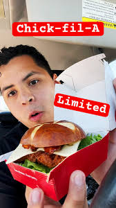 New Limited Pretzel Chicken Sandwich #chickfila #alanxandrew #foodreview  #blowup #trending #foryou