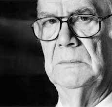 1916 Nace Camilo José Cela, escritor español, premio Príncipe de Asturias  de las Letras en 1987, premio Nobel de Literatura en 1989 y premio  Cervantes en 1995. 👉 http://ow.ly/LvLy30qDoEF 📚 #CervantesRecomienda  #Libros