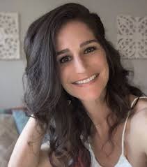 The Best Female Dating Coaches for Men (Top 8)