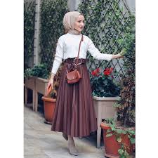 Instagram Da Moda Ala Butik Harika Kombinler Kazak 12180 Standart Beden 79 99 Kemerli Deri Etek 129 99 Www Modaalabu Deri Etek Stil Kiyafetler Etek