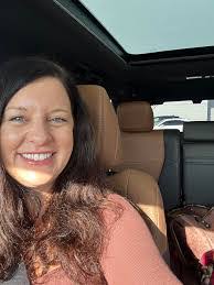 Amber Graff's Instagram, Twitter & Facebook