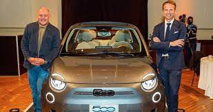 The goods can be delivered to a carrier. Fca Austria Prasentiert Neuen Vollelektrischen Fiat 500 In Grafenegg Leadersnet