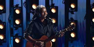 Grammys viewers notice 'sweet moment' during Tracy Chapman's historic  performance | indy100