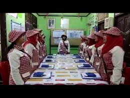 Visit her many costumers and deliver healthy products. Semangat Yakult Lady Pontianak Yi Center Pontianak 1 Youtube