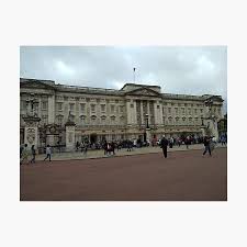 Kaufte das haus 1761 für seine frau und ließ es durch william chambers umbauen. Buckingham Palace Geschenke Merchandise Redbubble