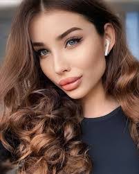 Joan Owen's Instagram, Twitter & Facebook