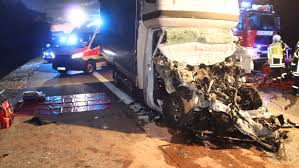 The incident happened shortly before 6pm on wednesday, suffolk police said. Autobahn A12 Todlicher Autounfall Zwischen Storkow Und Furstenwalde Mmh