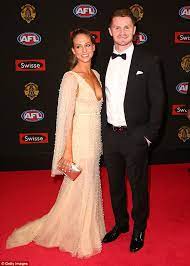 This is a partial list of new york improv comedians and singers. Geelong Cats Afl Star Patrick Dangerfield S Wife Mardi Posts Videos Of The Pair Singing Along To Songs In The Car As They Drive To Games Daily Mail Online