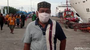 Daftar harga masker baru dan bekas termurah 2021 di indonesia. Masker Langka Di Pasaran Pria Ini Pakai Masker Bh Cegah Corona