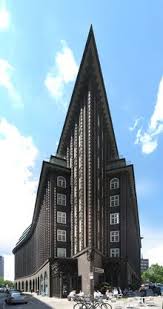 This large angular building is located on a site of approximately 6,000m². Chilehaus Wikipedia