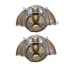 A door knocker is an item of door furniture that allows people outside a house or other dwelling or building to alert those inside to their presence. 2 Pieces 2 Heavy Cast Solid Brass Bronze Patina Small Heavy Bat Door Knocker 7 Handle Pull Wings Ring Bronze Patina Silk Road Yamba Javanese Handicrafts Accessories